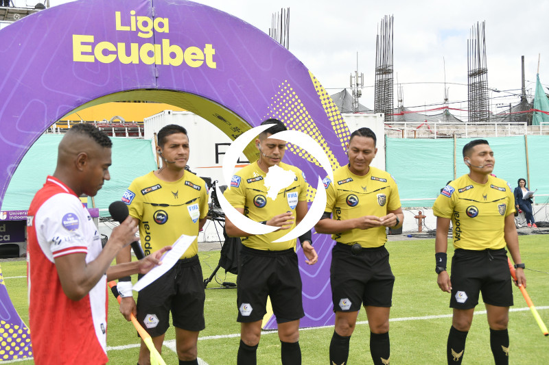 FBL LIGA ECUABET TECNICO VINO TINTO