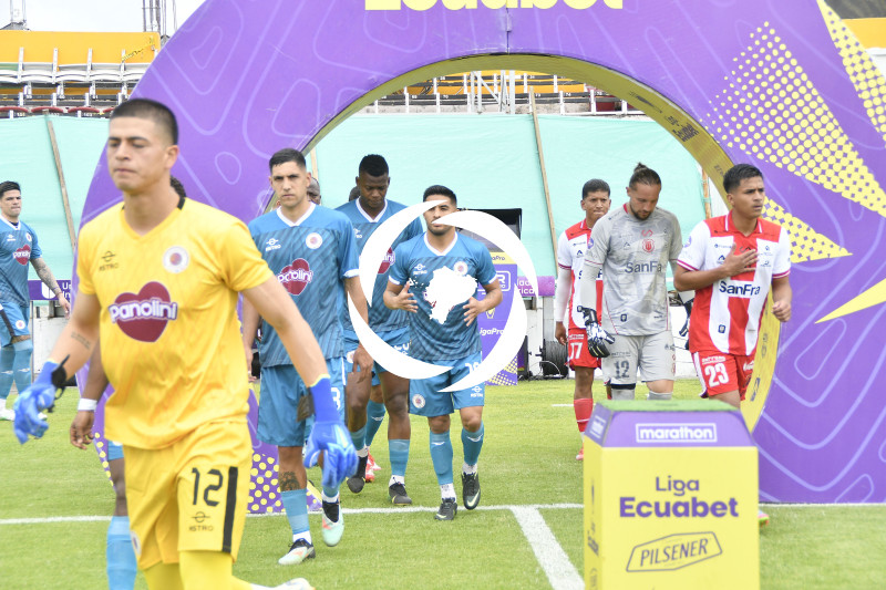 FBL LIGA ECUABET TECNICO VINO TINTO