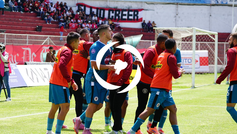 FBL LIGA ECUABET TECNICO VINO TINTO
