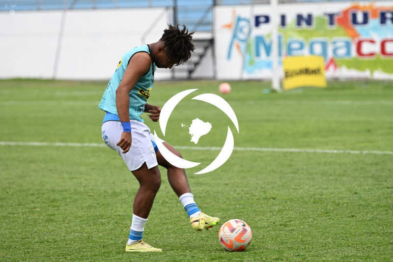 FBL-LIGA ECUABET-MANTA-VINO TINTO