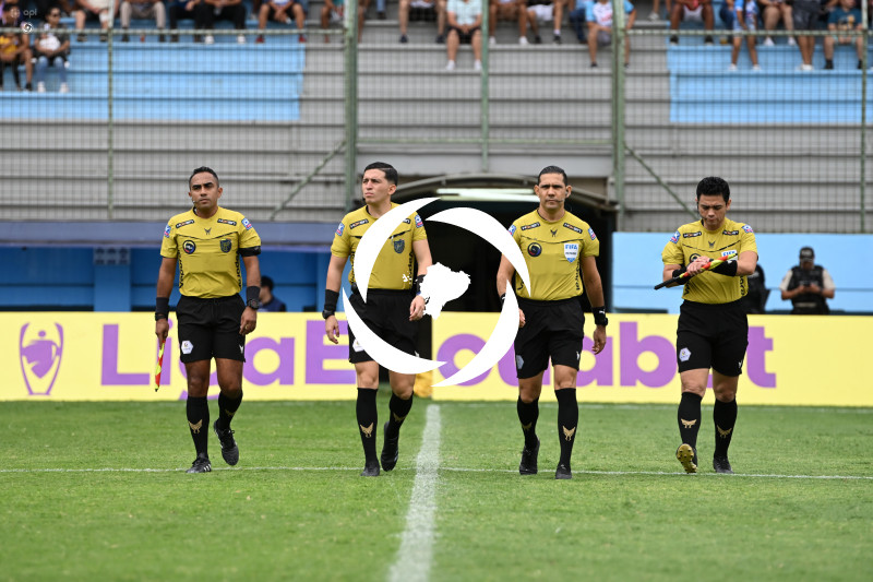 FBL-LIGA ECUABET-MANTA-VINO TINTO
