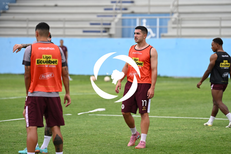 FBL-LIGA ECUABET-MANTA-VINO TINTO