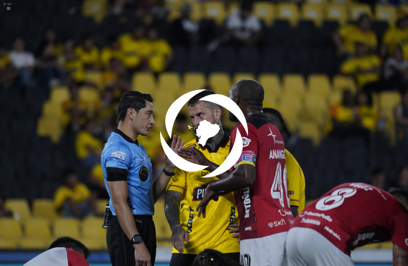 FBL-LIGAECUABET-BARCELONA-LEONES