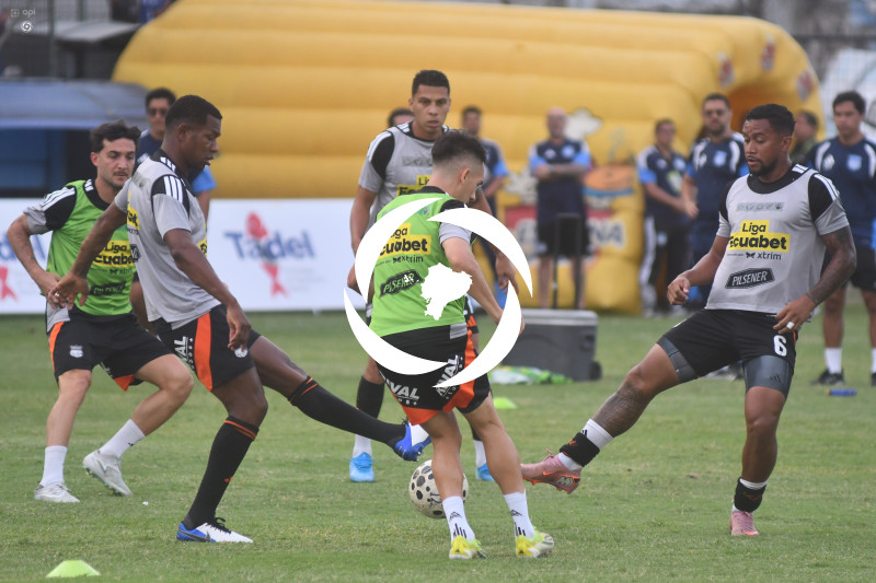 FBL-LIGA ECUABET-MANTA-EMELEC